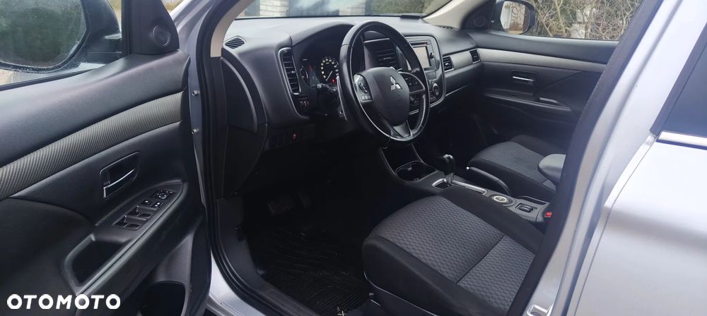 Mitsubishi Outlander 2.0 Intense 4WD CVT - 14