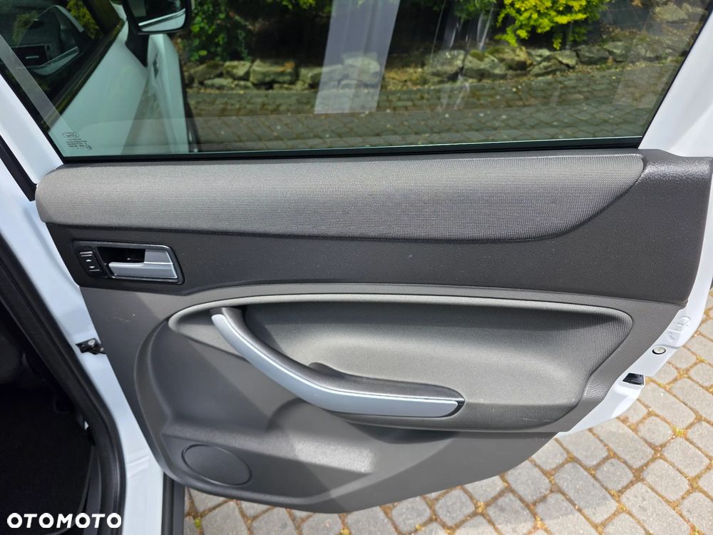 Ford Kuga - 15