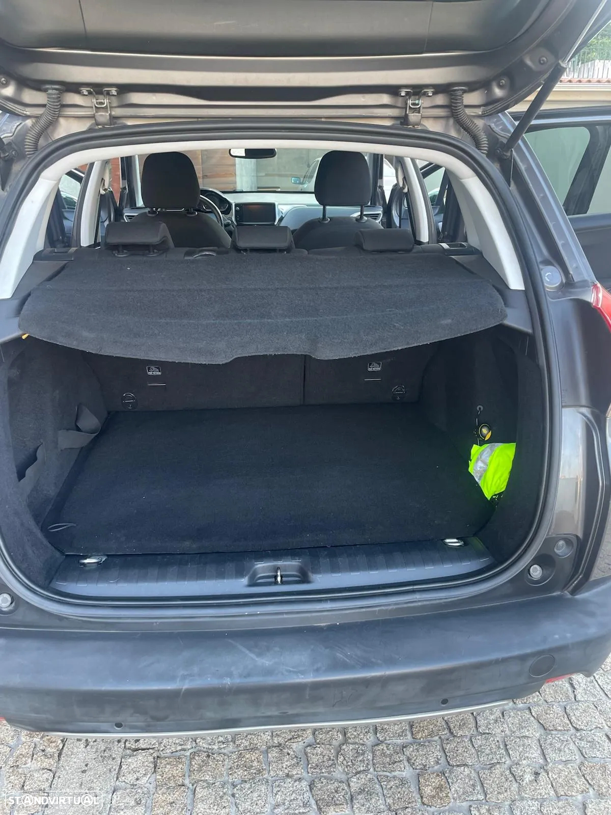 Peugeot 2008 1.6 BlueHDi Style - 17