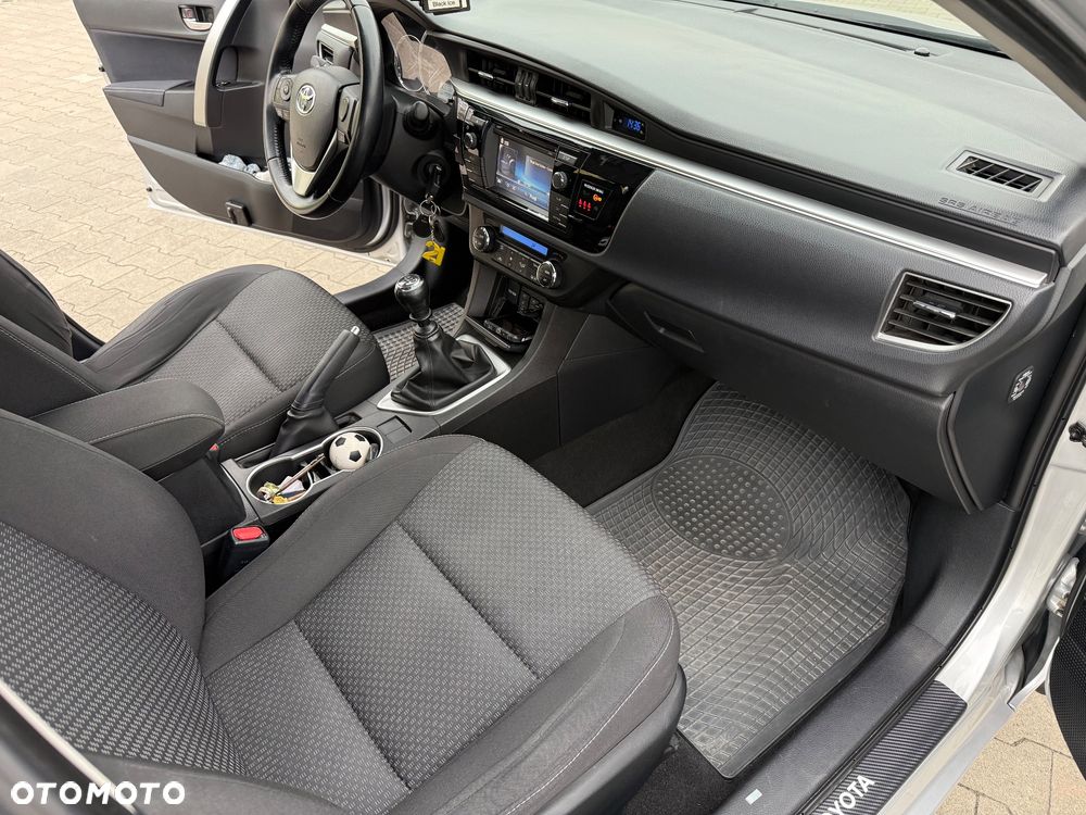 Toyota Corolla 1.6 Premium - 21