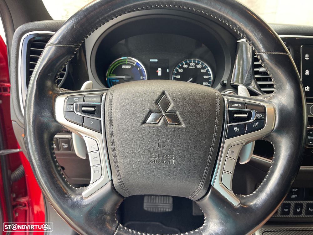 Mitsubishi Outlander - 25