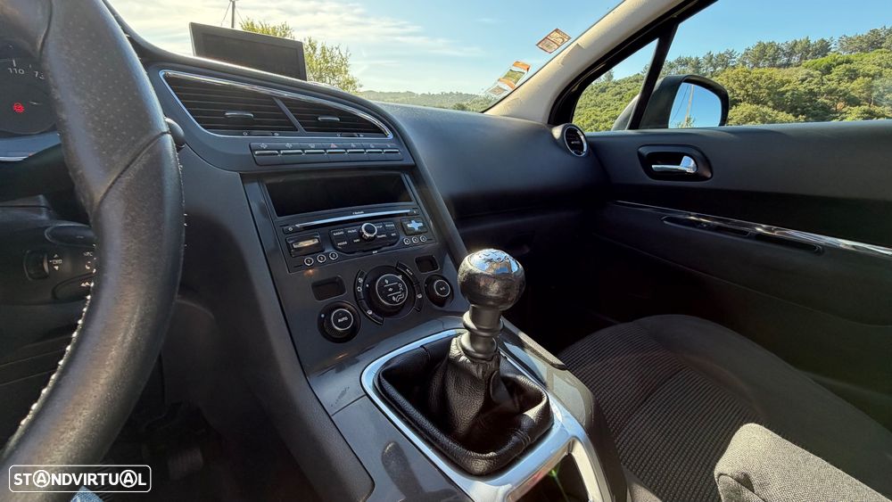 Peugeot 5008 1.6 HDi 7L Allure J17 - 13