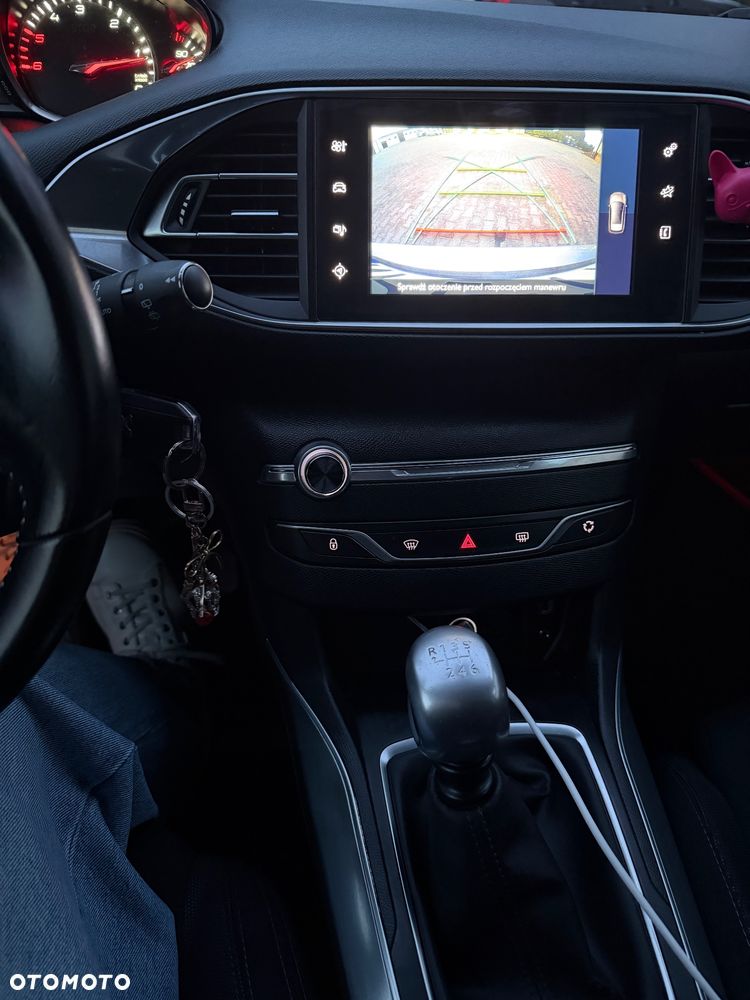Peugeot 308 1.6 BlueHDi Allure S&S - 20