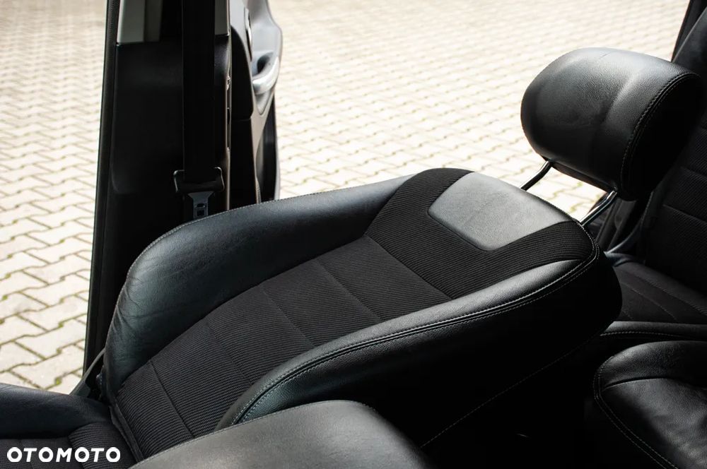 Ford Galaxy 2.0 TDCi DPF Ghia - 39