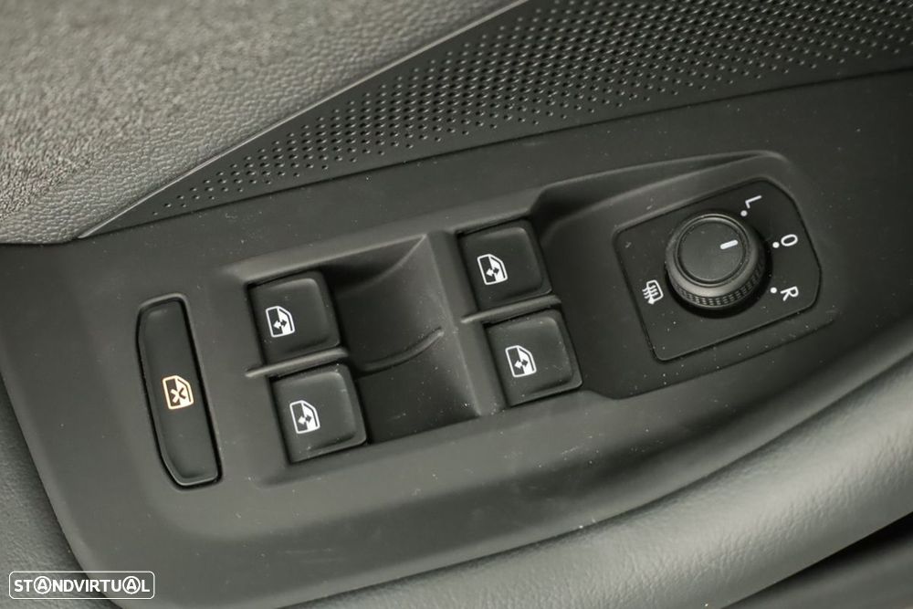 VW Passat Variant 1.5 TSI eHybrid DSG - 19