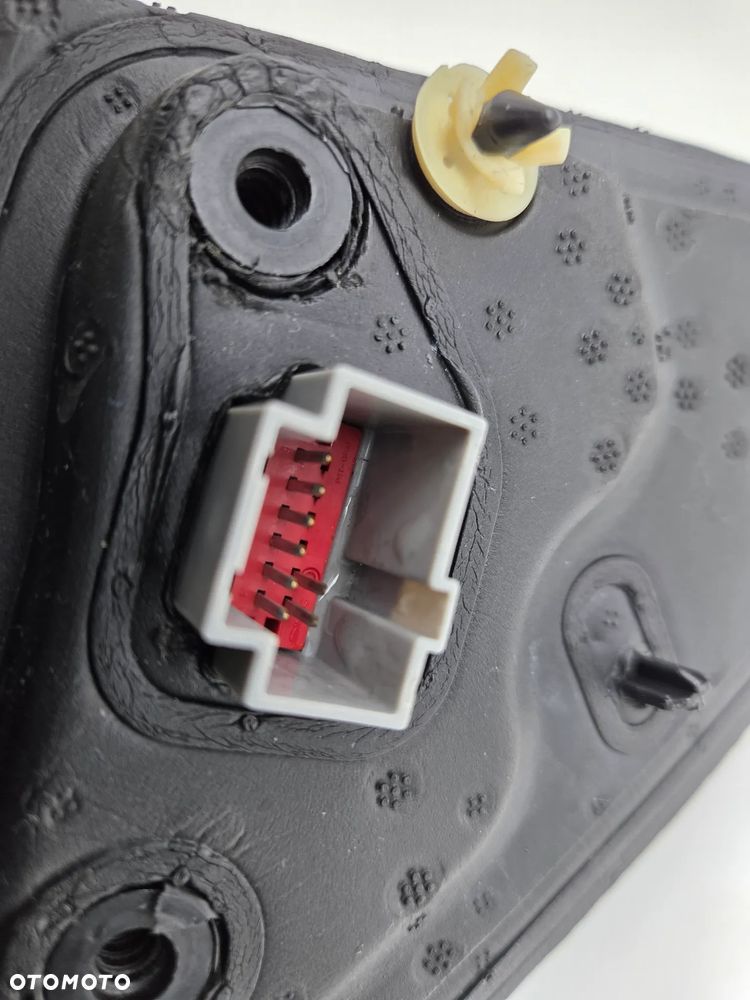LUSTERKO PRAWE 8 PIN EUROPA FORD FOCUS MK4 IV - 13