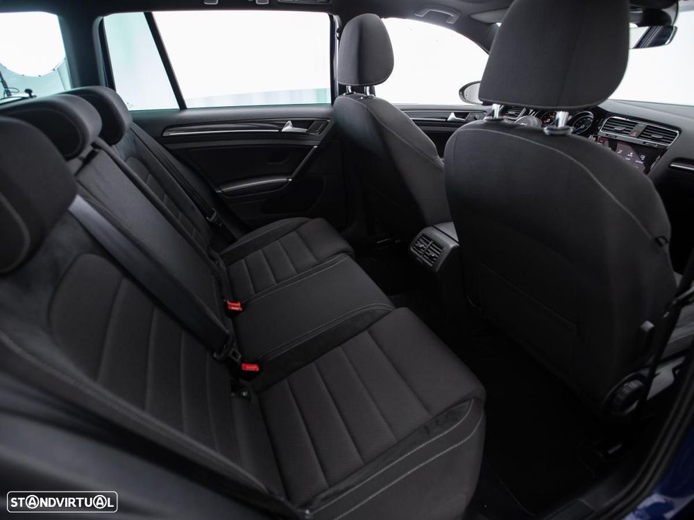 VW Golf Variant R 4Motion (BlueMotion ) DSG - 13