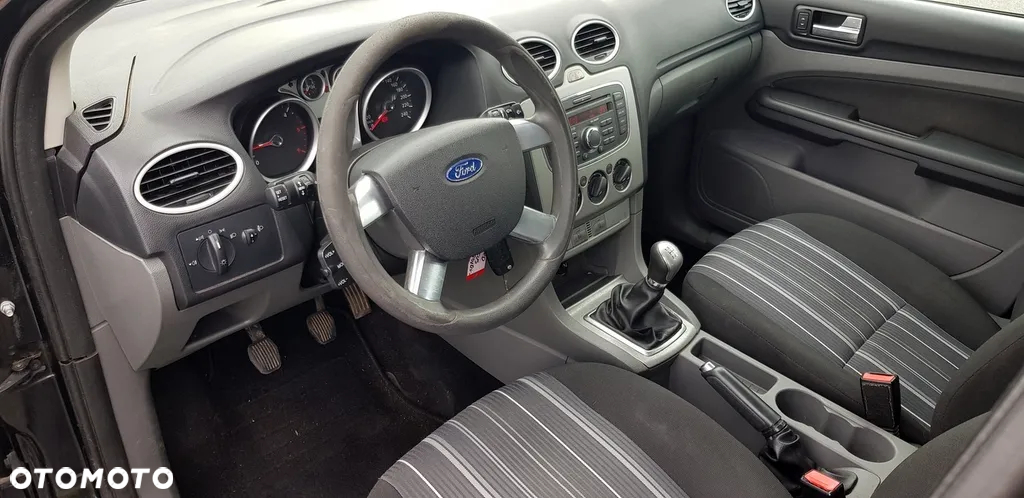 Ford Focus 1.6 TDCi DPF Titanium - 10