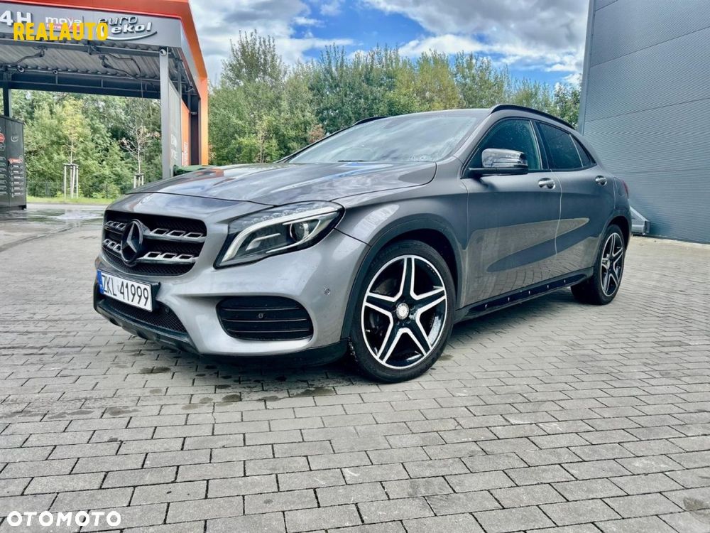 Mercedes-Benz GLA - 4