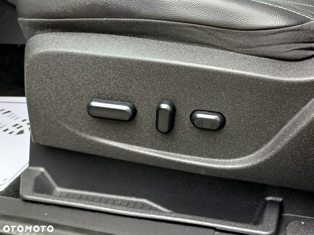 Ford Kuga 2.0 TDCi 4x4 Titanium - 32