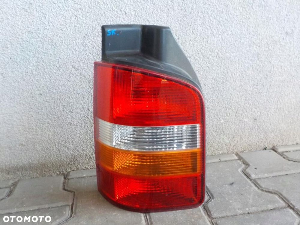 VW T5 LAMPA TYLNA TYL LEWA WERSJA DRZWIAMI NA DWIE STRONY - 1