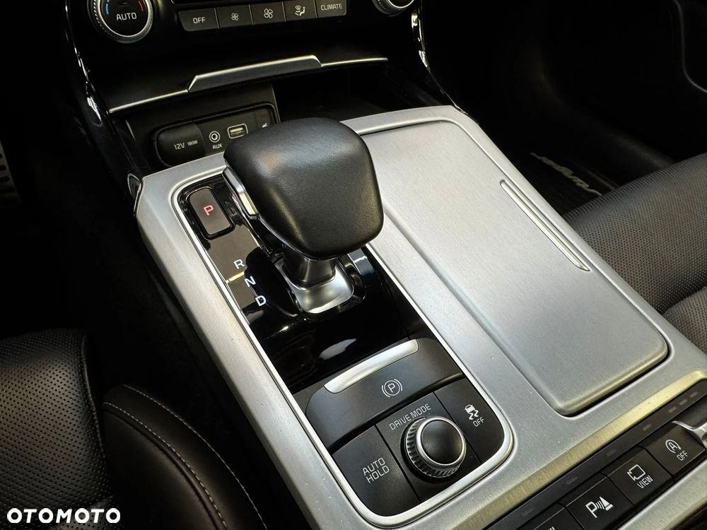 Kia Stinger 2.0 T-GDI GT Line - 17