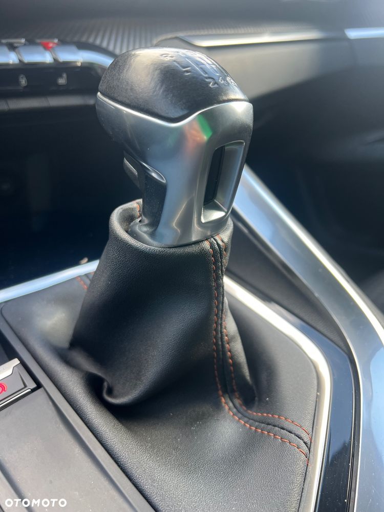 Peugeot 3008 1.2 PureTech Allure - 37