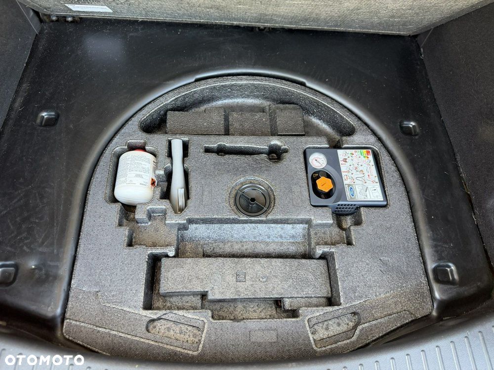 Ford Kuga 2.0 TDCi 2x4 SYNC - 29