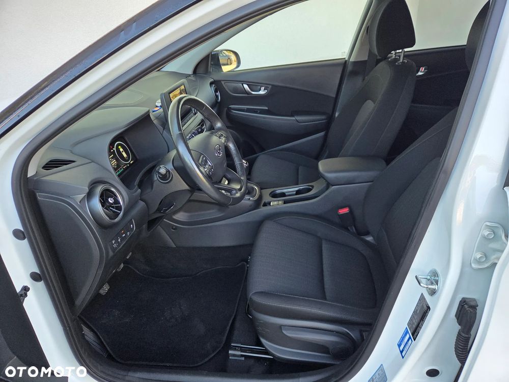 Hyundai Kona - 8