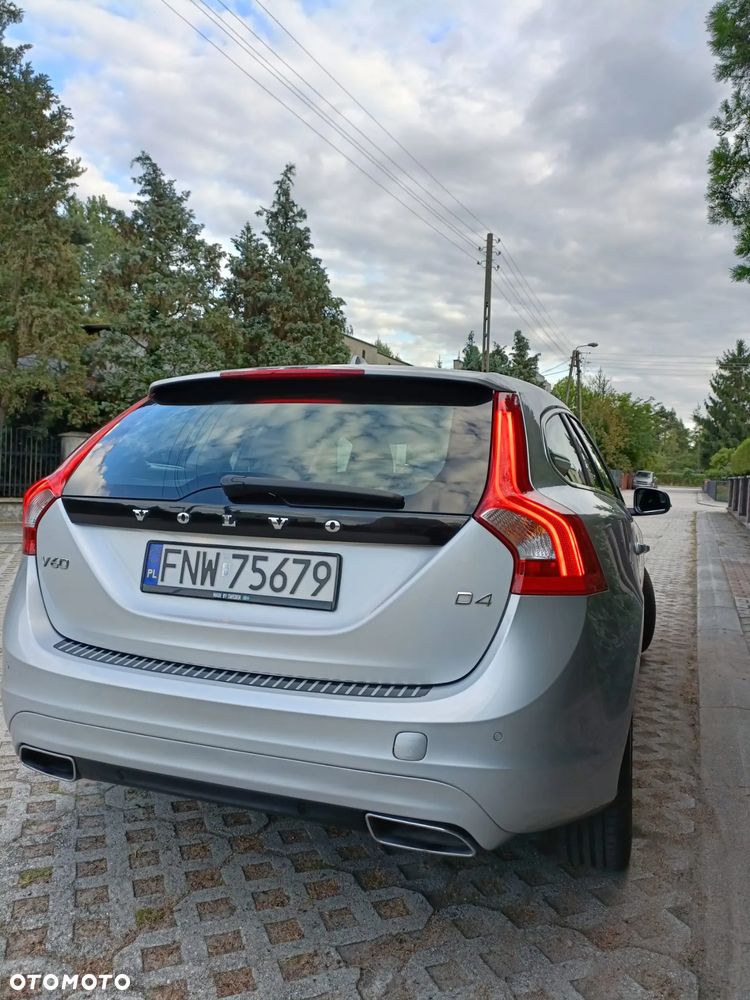 Volvo V60 D4 - 4