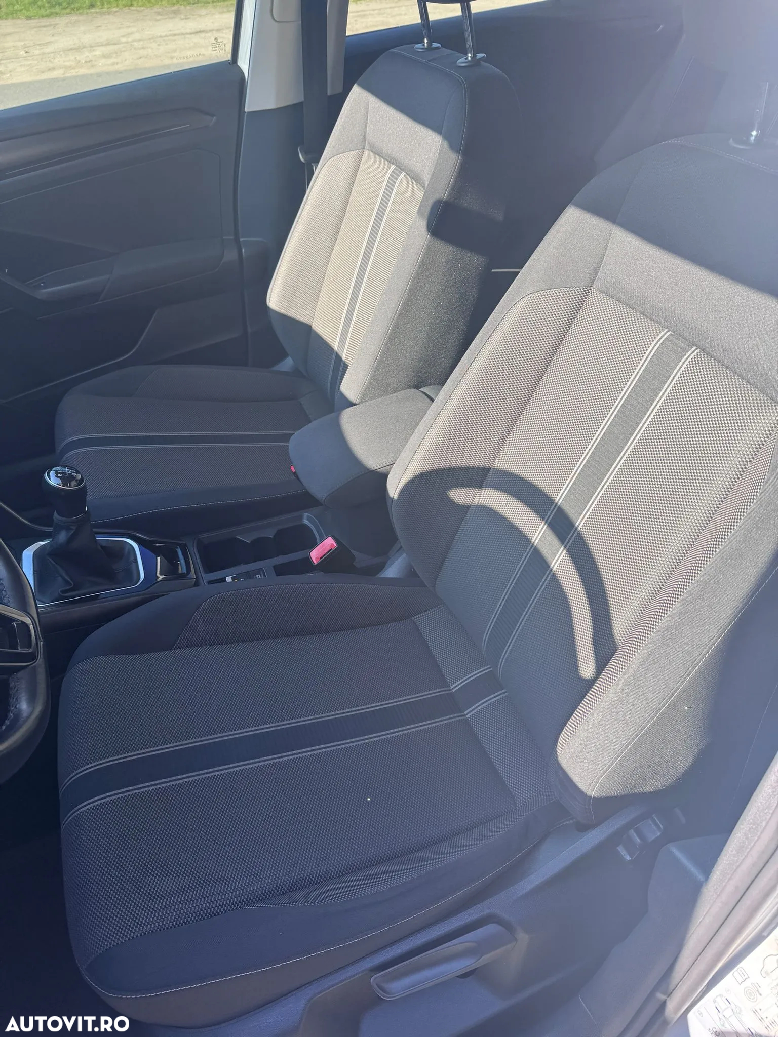 Volkswagen T-ROC - 8