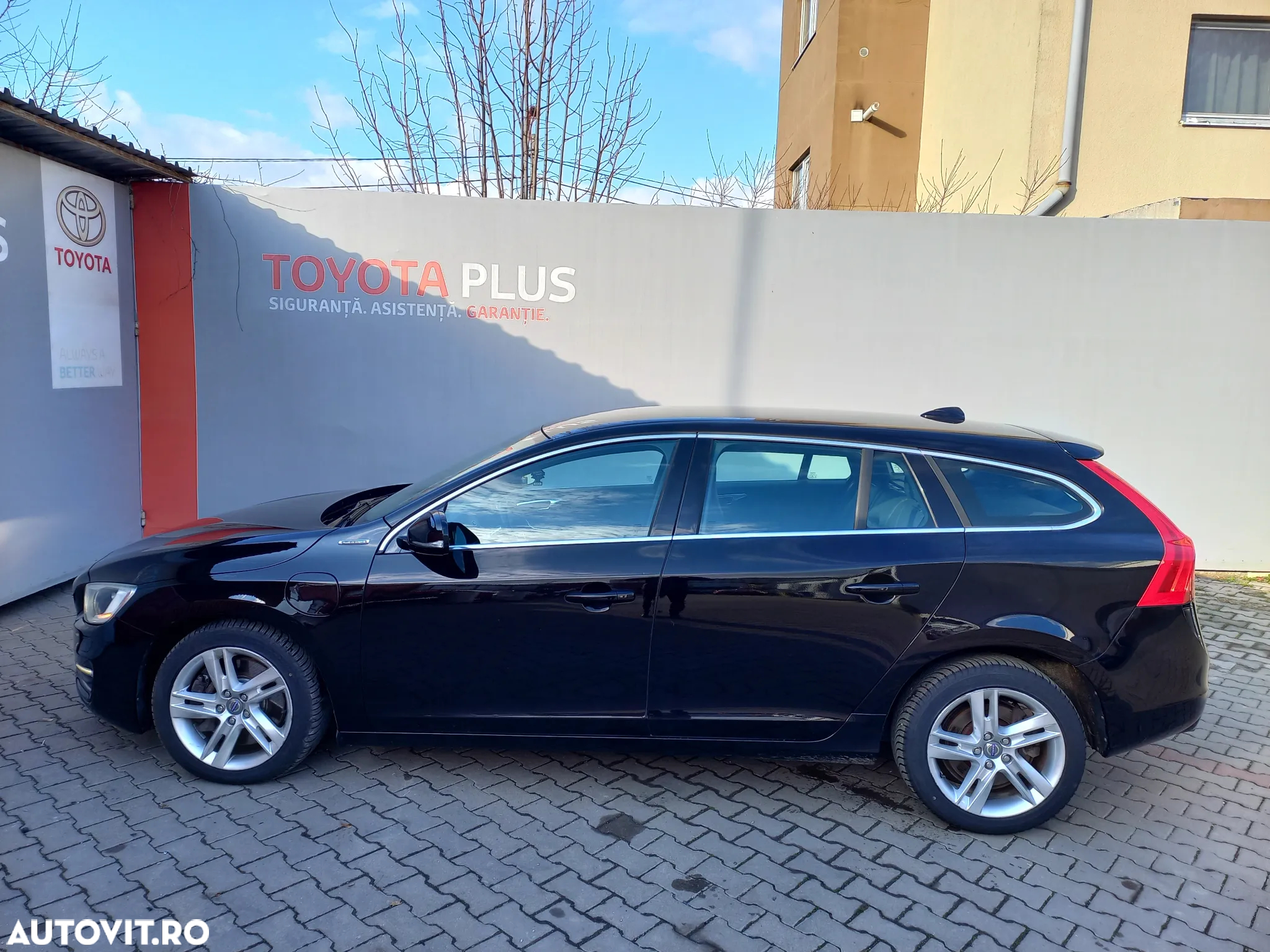 Volvo V60 D6 Plug-In-Hybrid AWD Geartronic Momentum - 6