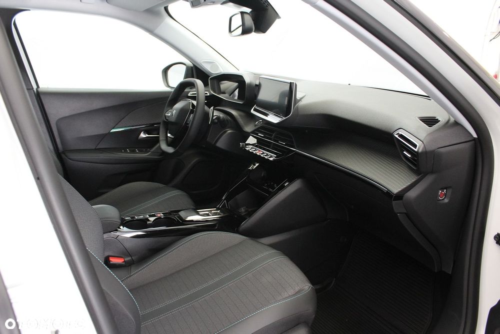 Peugeot 2008 1.2 PureTech Allure Pack S&S EAT8 - 23