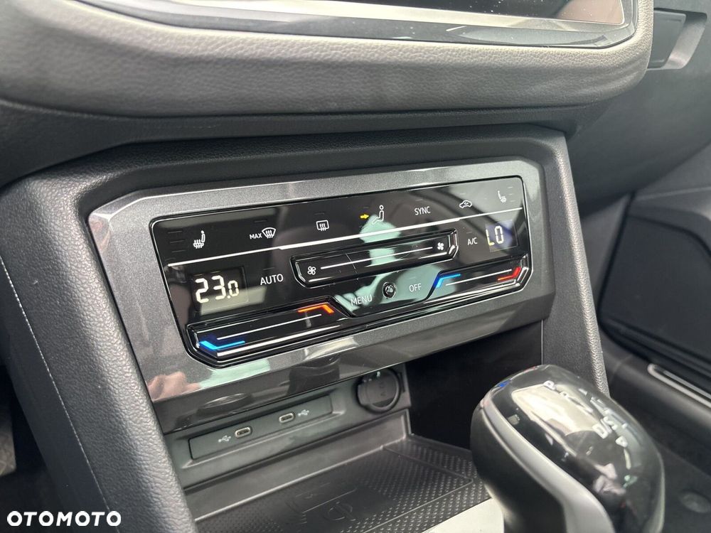 Volkswagen Tiguan - 30