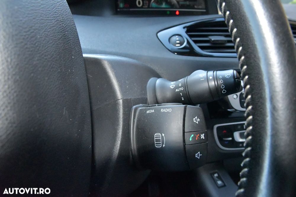 Renault Grand Scenic ENERGY dCi 130 Start & Stop Euro 6 Bose Edition - 28