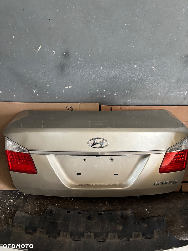 Hyundai Genesis kompletny tył zdrzak klapa lampy
