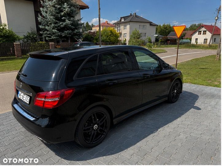 Mercedes-Benz Klasa B 180 7G-DCT AMG Line - 4