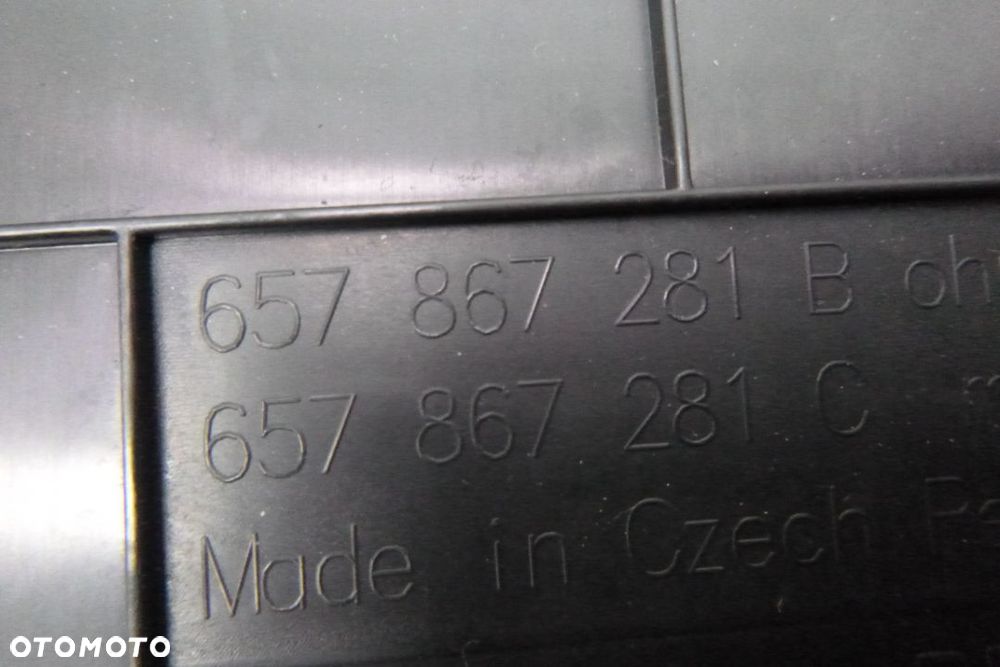 SKODA KAMIQ OSŁONA SŁUPKA TYLNEGO LAMPKA PODSUFITKI RACZKI PODSUFITKI OSŁONA PROGU OSŁONA TYLNEJ KANAPY 657863483 657863484 568867233 658867234 657868837A 657868802 658867243 658867244 658867287 658867288 657867281 657867282 657867765 657867766 657853369 657853370 58867246 658867245 - 18