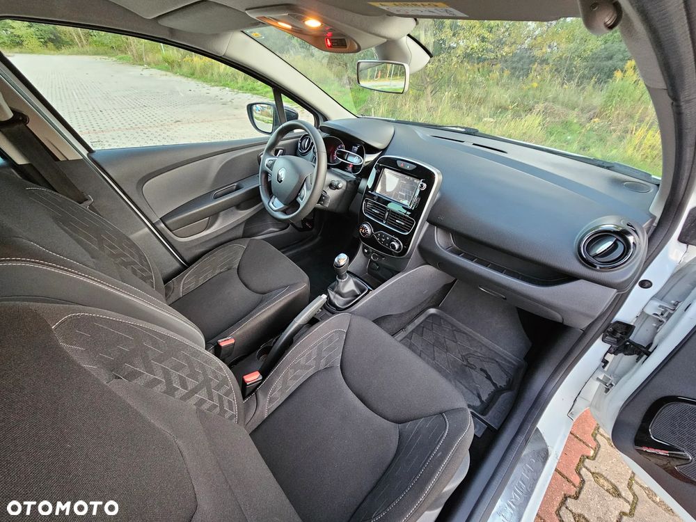 Renault Clio 1.2 16V Limited - 32