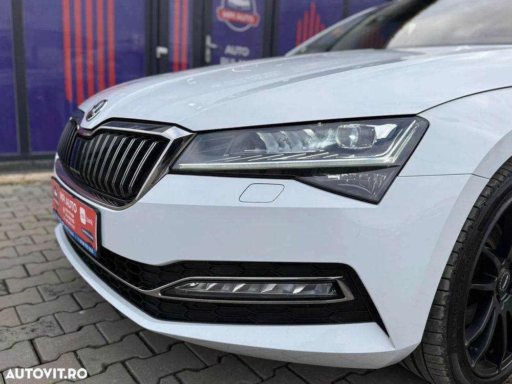 Skoda Superb Combi 2.0 TDI DSG Premium Edition - 11
