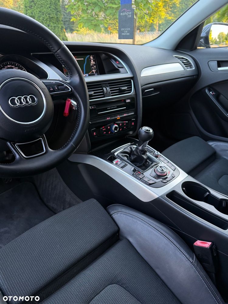 Audi A4 Avant 2.0 TDI DPF S line Sportpaket - 9