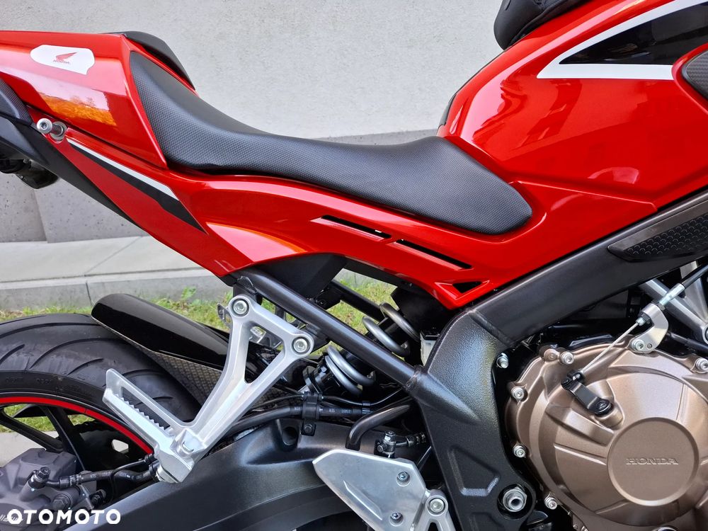 Honda CBR - 32