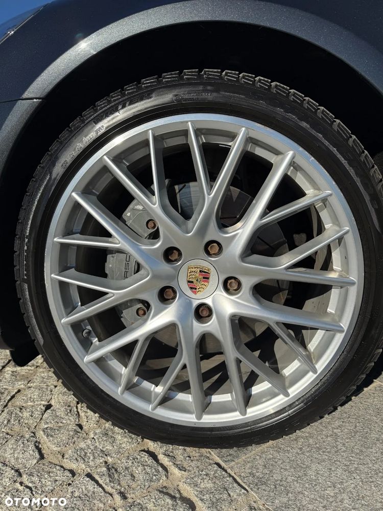 Porsche Panamera 4S - 23