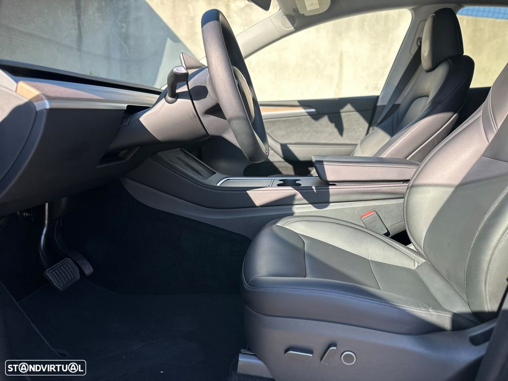 Tesla Model Y Long Range Tração Integral - 16