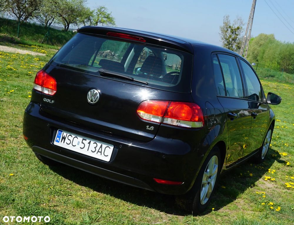 Volkswagen Golf - 6