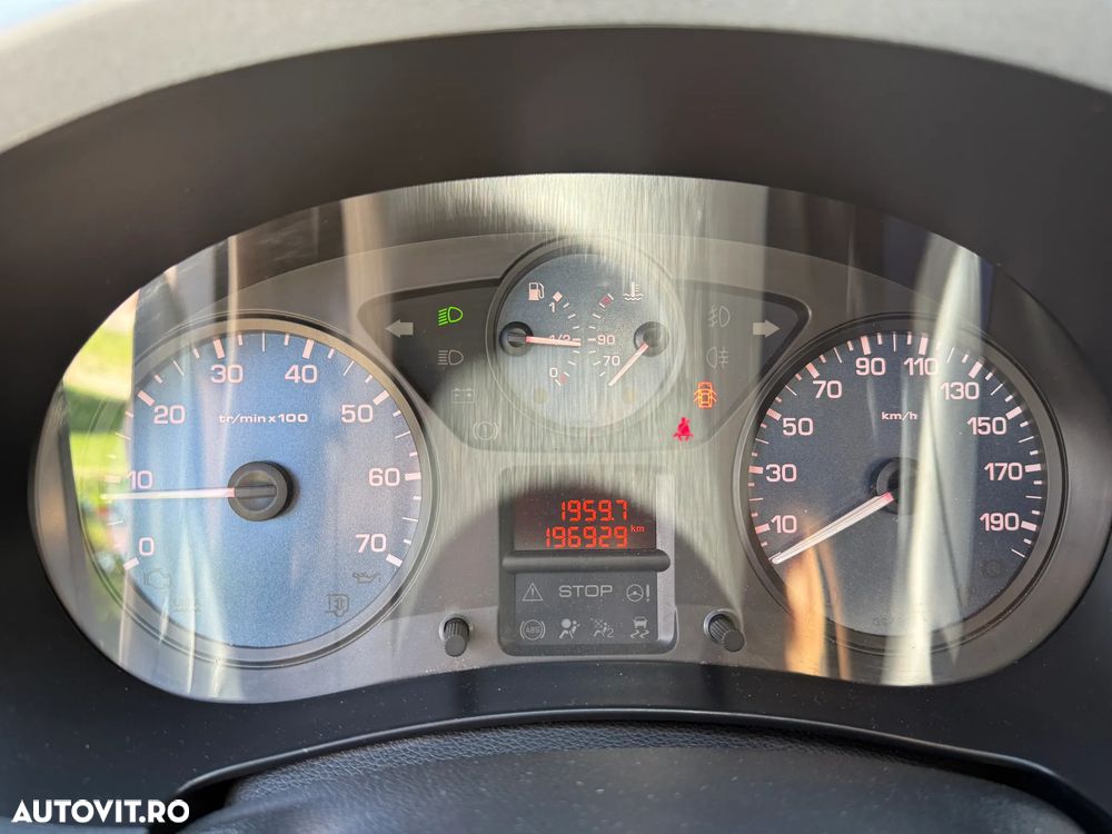 Peugeot Partner HDi FAP 110 Premium - 8