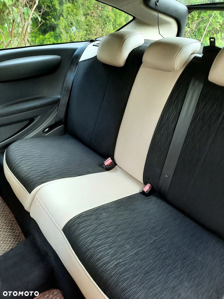 Citroën C4 1.6 16V VTR - 6