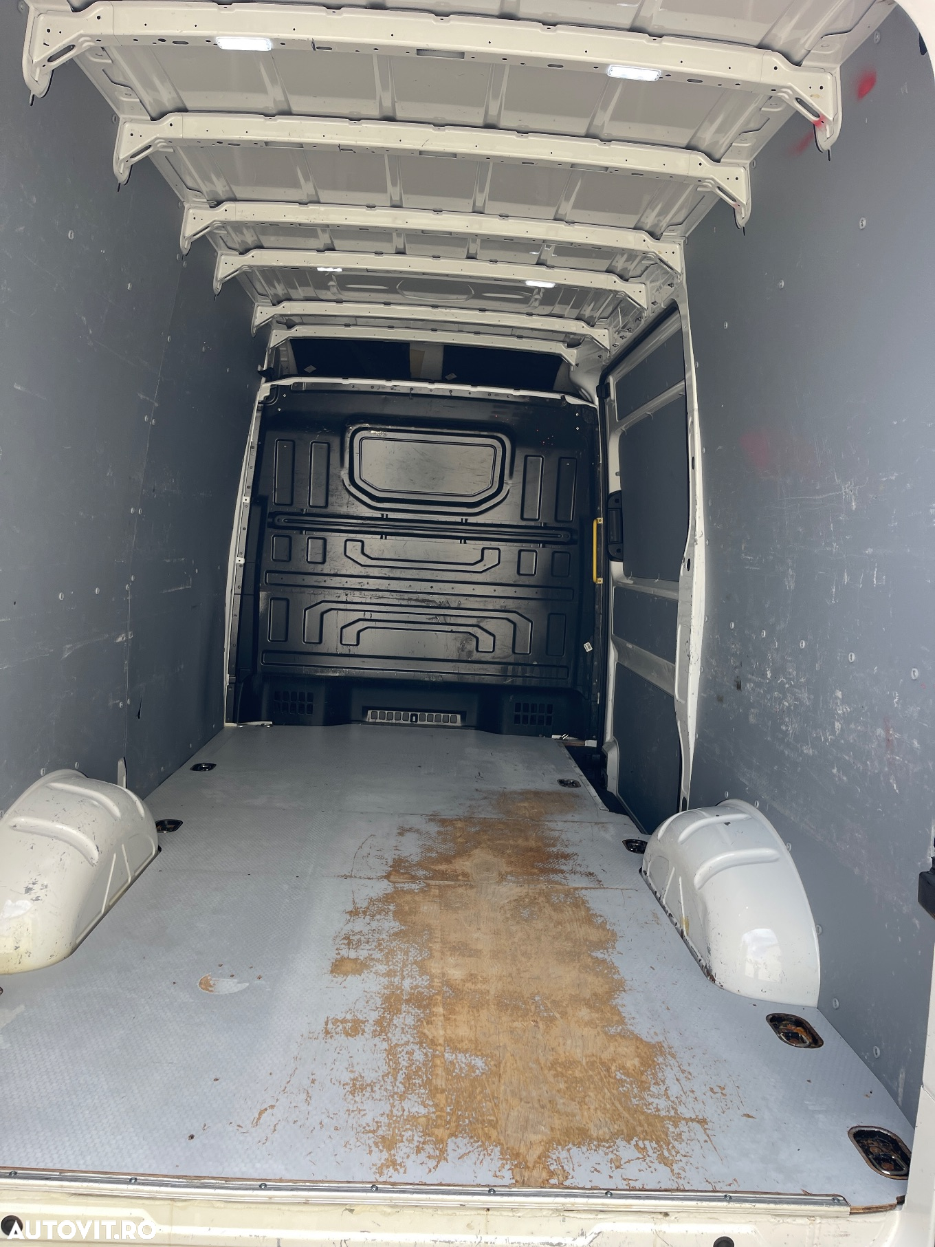 Volkswagen CRAFTER  L3H2  TRACTIUNE SPATE - 16