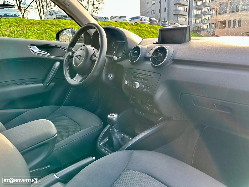 Audi A1 Sportback 1.6 TDI Advance - 32