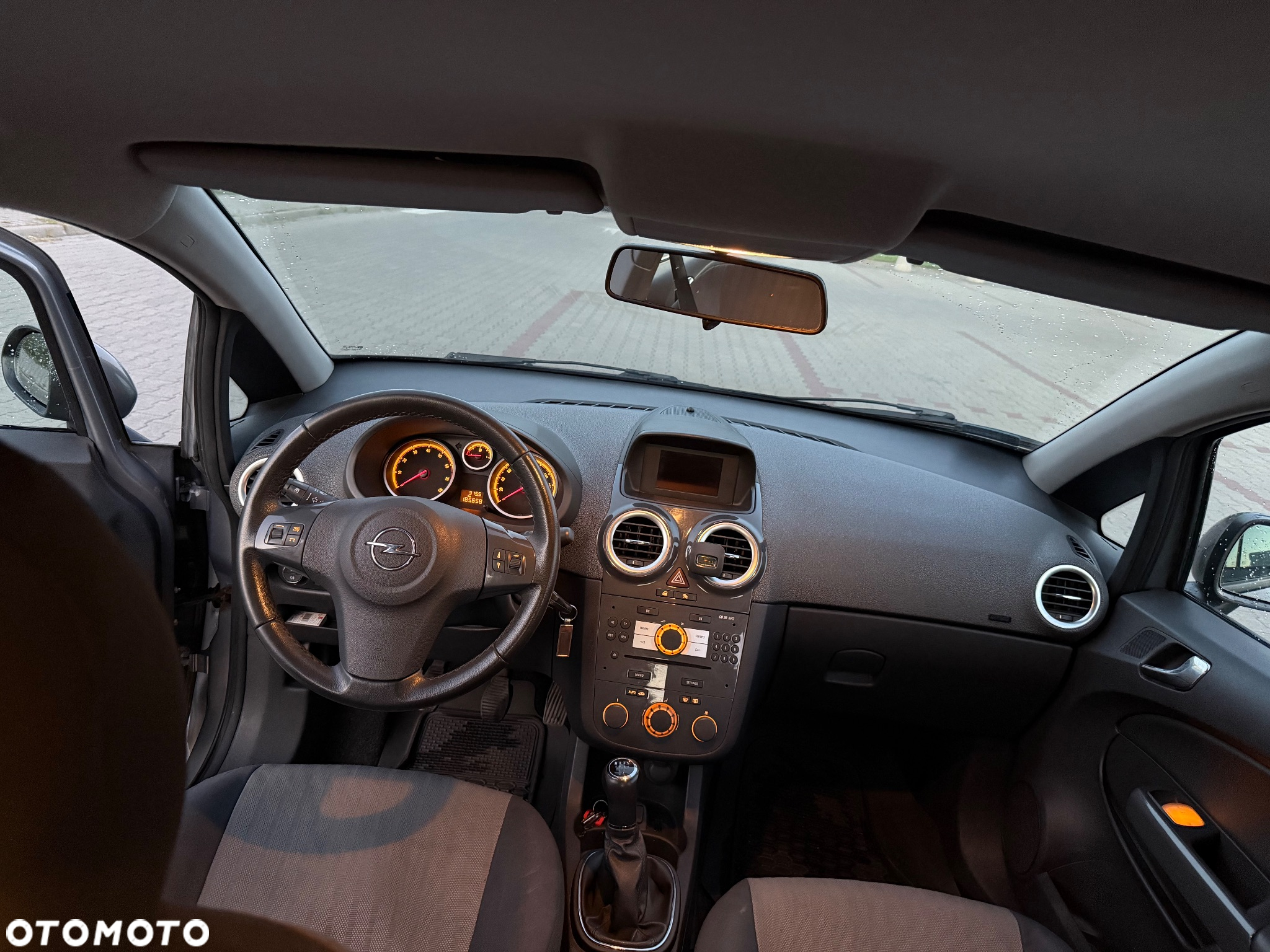 Opel Corsa 1.4 16V Cosmo - 15