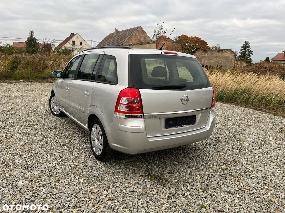 Opel Zafira 1.8 Cosmo EasyTronic - 2