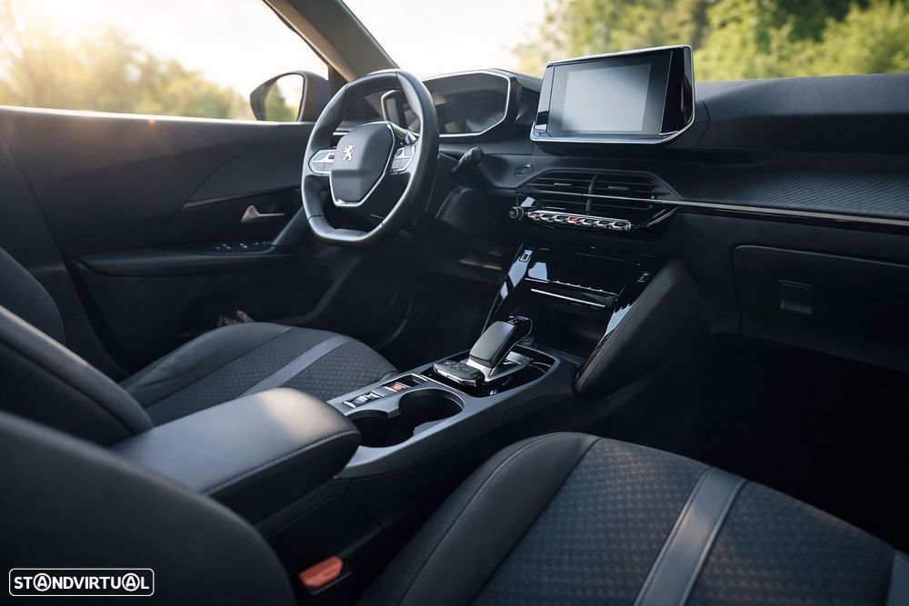 Peugeot e-2008 50 kWh Allure - 30