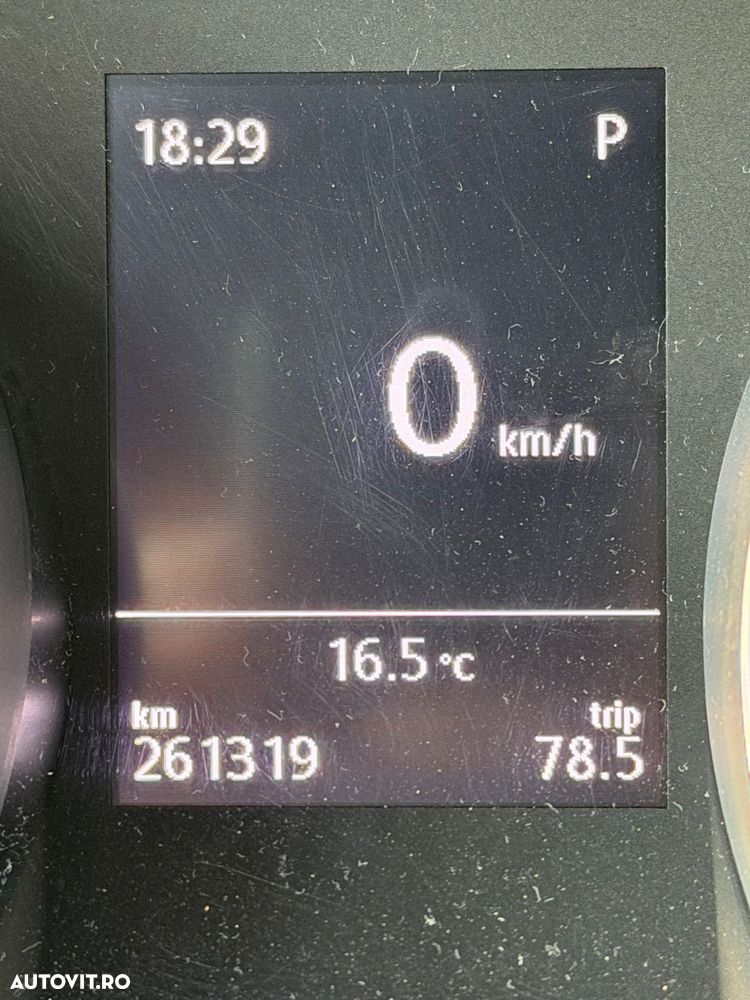 Volkswagen Touran - 12