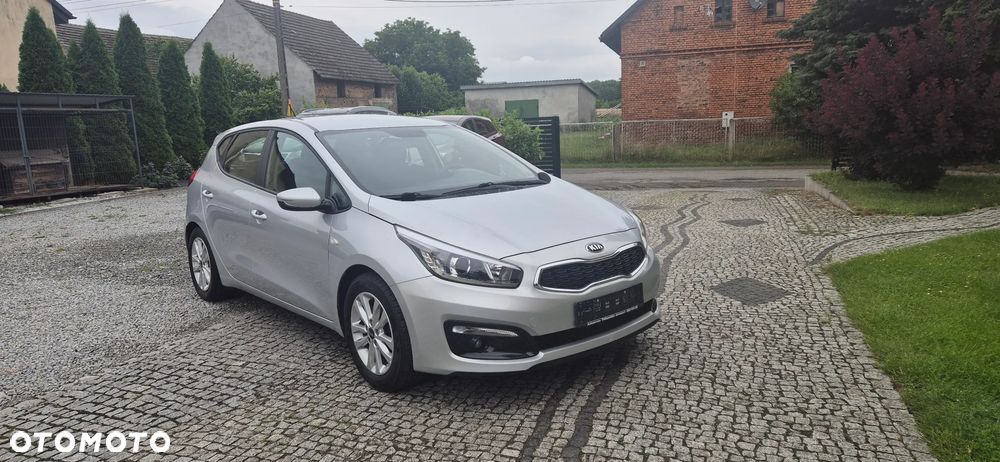 Kia Ceed 1.4 CVVT Dream Team Edition - 2