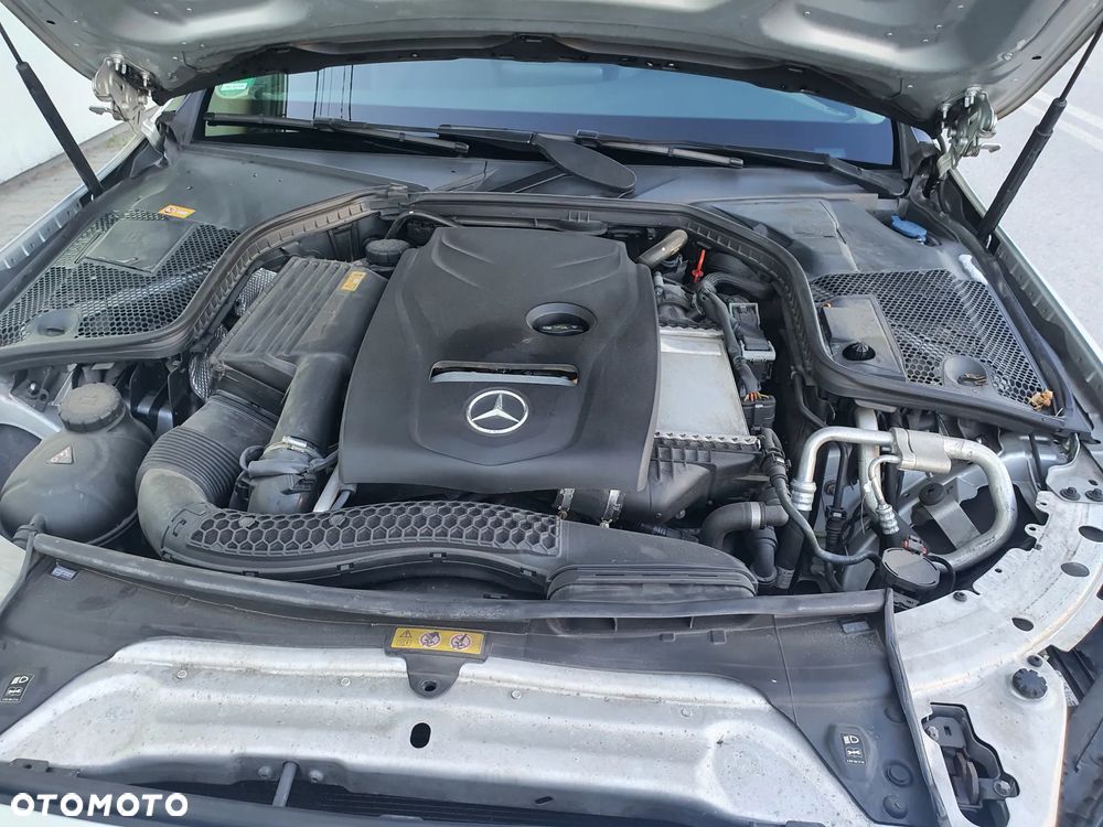 Mercedes-Benz Klasa C 180 T Avantgarde - 24