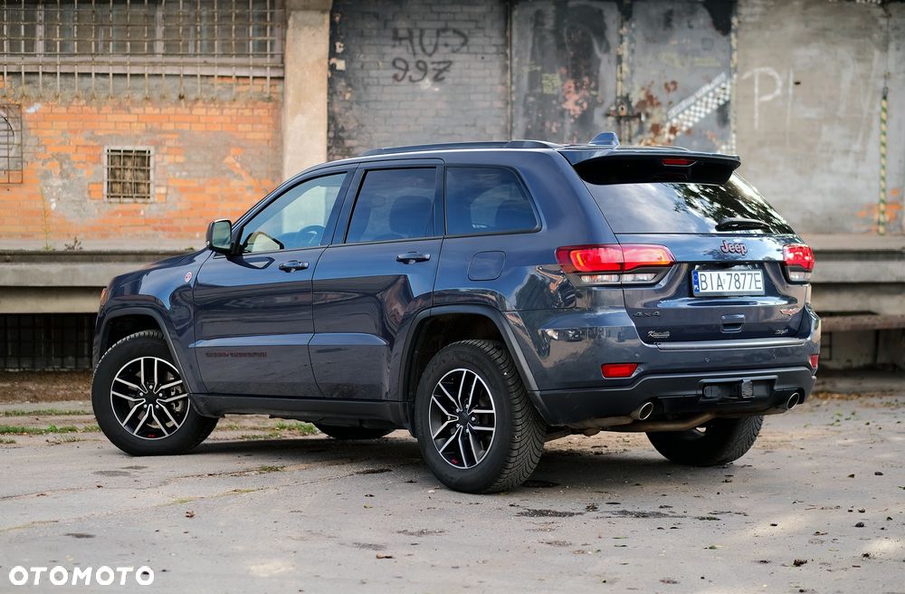 Jeep Grand Cherokee - 11