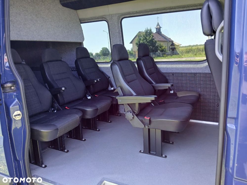 Mercedes-Benz Sprinter - 10