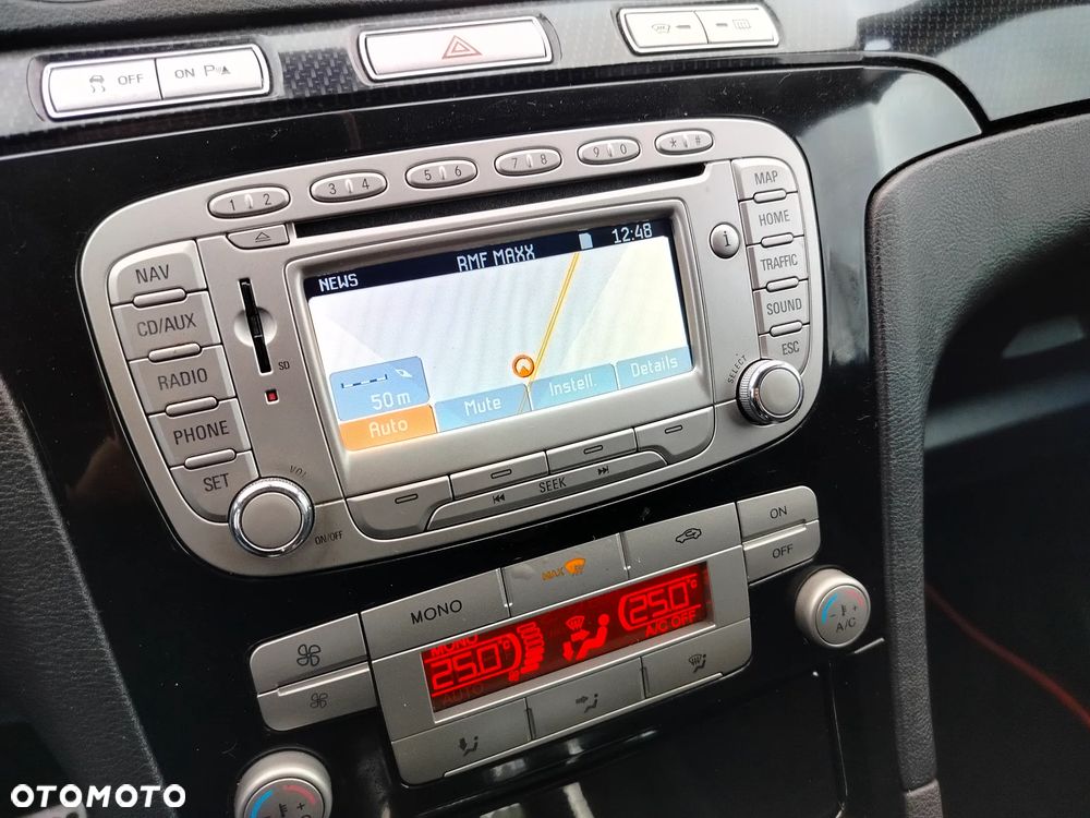 Ford S-Max - 38
