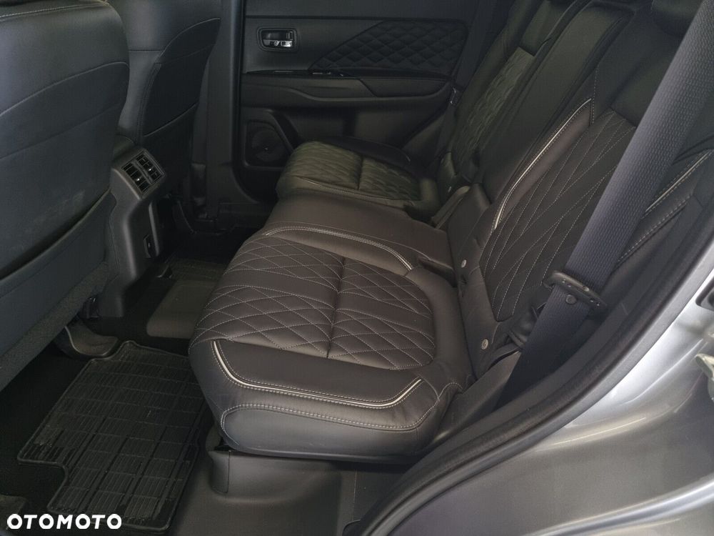 Mitsubishi Outlander Instyle + - 8