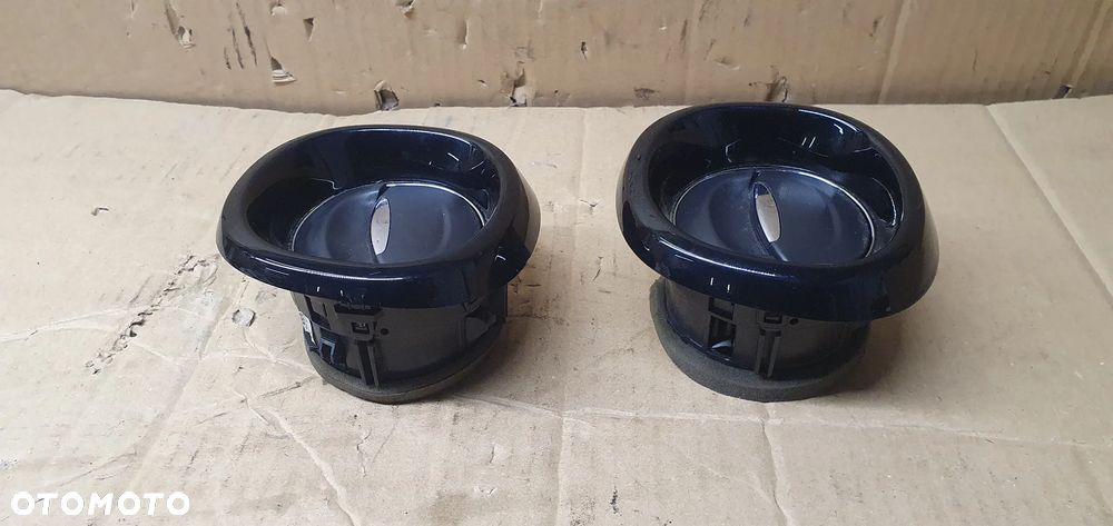 Kratka nawiewu powietrza prawa lewa Opel Vivaro B Trafic III 687606325R - 2